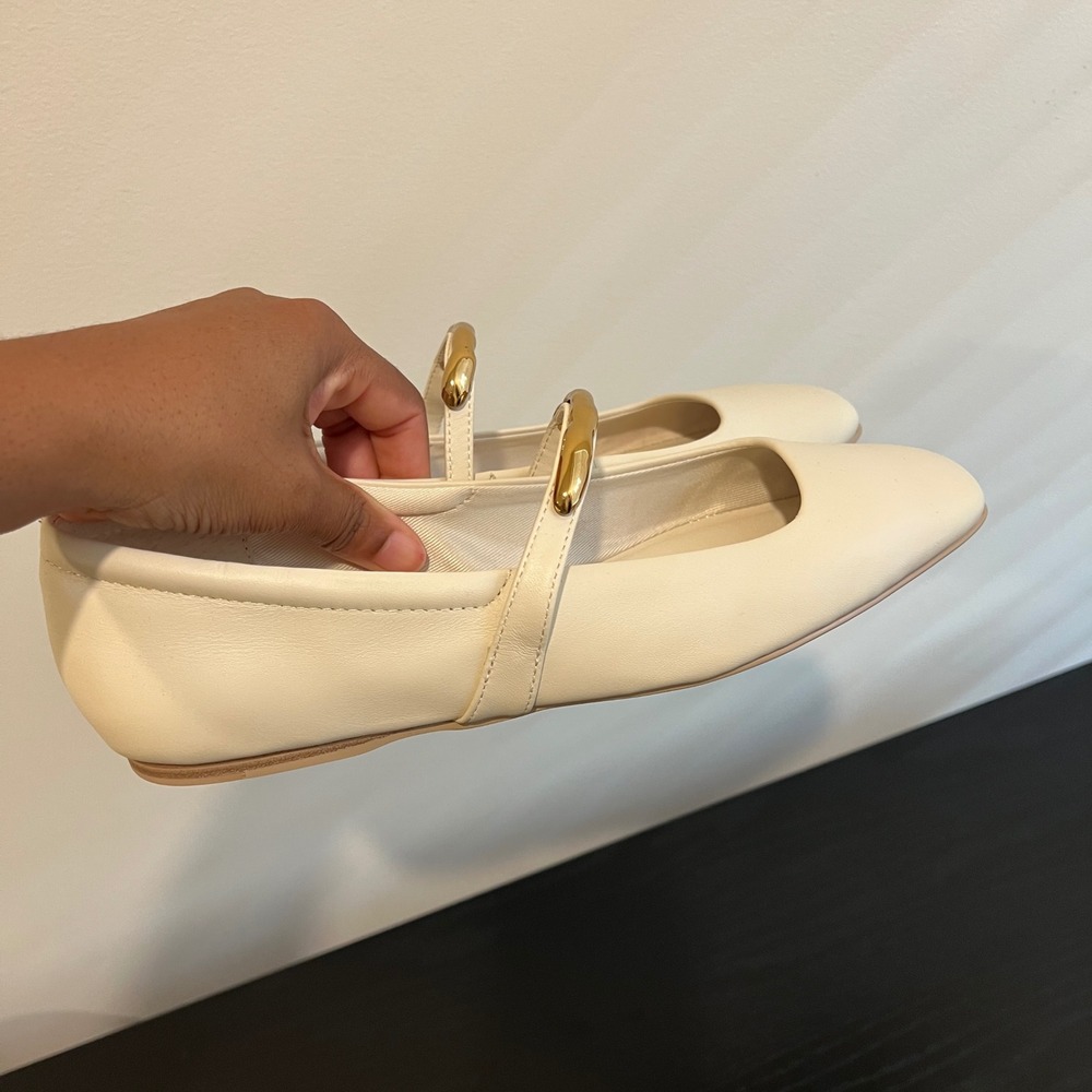 Dolce Vita Radya Cream Leather Ballet Flats Mary Jane Gold Metal Accent Size 8.5 - Picture 4 of 8
